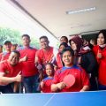 Walikota Medan, Bobby Nasution berfoto bersama dengan warga disela sela kegiatan CFD , Minggu (19/6/2022)