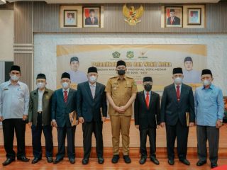 Walikota Medan, Bobby Nasution melantik Muhammad Nursyam sebagai Ketua Baznas Kota Medan periode 2022 - 2027. Selain Nursyam turut juga dilantik pengurus lainnya di Ruang Rapat III Kantor Walikota Medan, Senin (20/2022).