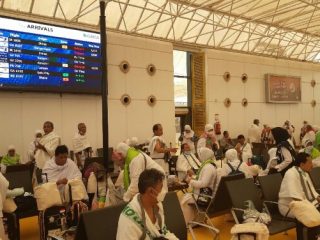 Kloter 25 Embarkasi Solo SOC tiba di bandara internasional King Abdulaziz, Jeddah, Selasa pagi 21 Juni 2022 jam 10.10 WAS (Waktu Arab Saudi) sebanyak 360 jemaah haji.