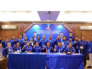 Kader Demokrat DPC Deliserdang berfoto bersama di sela sela muscab serentak di Hotel Le Polonia Medan (21-22/6/2022)