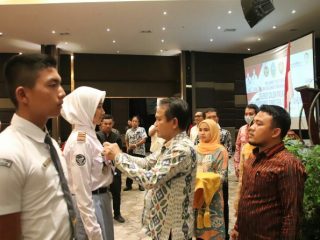 Kadispora Sumut Ardan Noor melepas tanda peserta seleksi calon Paskibraka Provinsi Sumut 2022, (25/6/2022). Sebanyak 66 pelajar SMA/SMK/MAN dinyatakan lulus dan diproyeksikan bertugas pada 17 Agustus 2022.