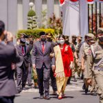 Walikota Medan, Bobby Afif Nasution bersama Ketua TP PKK, Kahiyang Ayu ketika meninggalkan Gedung DPRD Medan