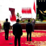 Presiden Joko Widodo (Jokowi) resmi melantik dua menteri dan tiga wakil menteri baru. Mereka yang dilantik mulai dari Ketua Umum PAN Zulkifli Hasan (Zulhas) hingga Elite PSI Raja Juli Antoni.