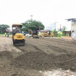 Sejumlah alat berat diturunkan untuk penataan Lapangan Gadjah Mada, Jalan Krakatau, Medan, Jumat (8/7/2022)