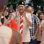 Syah Afandin saat melepas 42 peserta Jamdasu di Halaman Kantor Bupati Langkat, Kamis (14/7/2022)