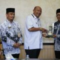 Plt Bupati Langkat, Syah Afandin menerima rombongan Tim Balai Penjaminan Mutu Pendidikan (BPMP) Sumut, Balai Besar Guru Penggerak (BBGP) Sumut, Balai Besar Pengembangan Penjaminan Mutu Pendidikan Vokasi (BBPPMPV), dan Bidang Bangunan dan Listrik (BBL) Medan di Kantor Bupati Langkat, Rabu (20/7/2022).