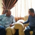 Plt Bupati Langkat, Syah Afandin saat menerima rombongan perwakilan FMIPA USU di Ruang Kerja Wakil Bupati Langkat, Selasa(26/7/2022)
