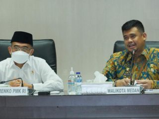 Walikota Medan, Bobby Afif Nasution bersama Menko PMK, Muhadjir Effendy