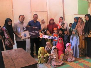 Dalam rangka memperingati Hari Anak Nasional 2022, karyawan PT XL Axiata Tbk (XL Axiata) melalui Majelis Ta’lim XL Axiata (MTXL Axiata) menyalurkan donasi untuk perbaikan salah satu sekolah di Kabupaten Langkat, Sumatera Utara.