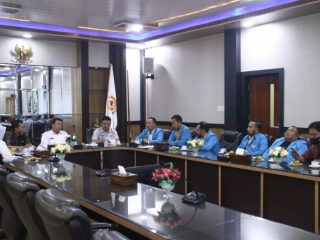 Suasana pertemuan Kadispora Sumut bersama jajaran Pengurus KNPI Sumut, Kamis (4/8/2022)