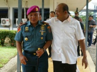 Plt Bupati Langkat, Syah Afandin bersama Danyonif 8 Marinir, Letkol Marinir, M Farick
