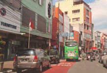 Kepala Dinas Perhubungan Kota Medan diminta mengawasi dan menertibkan halte Trans Metro Deli.
