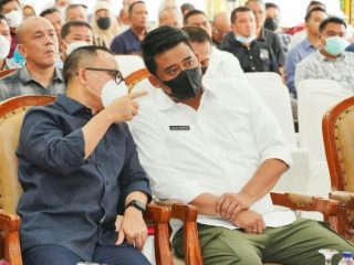 Walikota Medan saat berbincang dengan Ketua LKPP