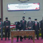 Walikota Medan, Bobby Nasution menandatangani nota kesepakatan KUA PPAS P-APBD Kota Medan 2022