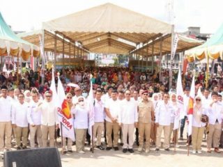 Disaksikan sepuluh ribuan warga, Ketua Dewan Pimpinan Daerah (DPD) Partai Gerakan Indonesia Raya (Gerindra) Sumatera Utara  Gus Irawan Pasaribu, melantik seluruh pengurus Pimpinan Anak Cabang (PAC) Partai Gerindra Kota Padangsidimpuan, Sabtu (20/8/2022) di Alaman Bolak.