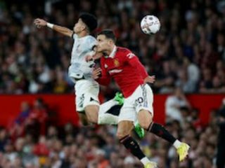 Maksimalnya permainan lini pertahanan menjadi kunci kemenangan perdana Manchester United di ajang Liga Inggris musim ini. Setan Merah menang 2-1 atas Liverpool 2-1 di Old Trafford, Selasa (23/8/2022).