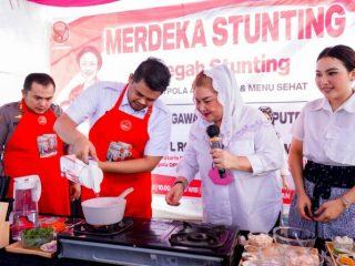 Walikota Medan, Bobby Nasution sedang memasak menu makanan dari resep Megawati Soekarno Putri