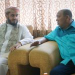 Plt Bupati Langkat saat berbincang dengan Syekh Adil Al Bahri dari Yaman