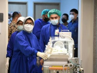 Nama cucu ke-5 Presiden Joko Widodo (Jokowi) telah diumumkan oleh orang tuanya, Bobby Nasution dan Kahiyang Ayu.