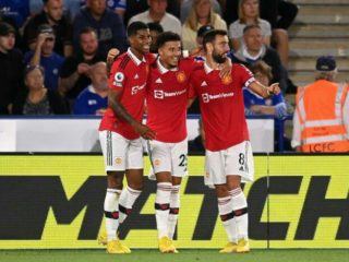 Para pemain MU merayakan golnya ke gawang Arsenal. MU menang 3-1 dalam laga ini