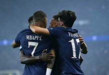 Para pemain PSG merayakan gol Mbappe ke gawang Juventus