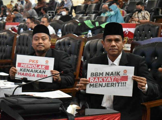 Anggota DPRD Medan dari Fraksi PKS menyatakan sikap menolak kenaikan harga BBM