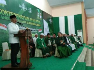 Ketum PBNU KH Yahya Cholil Staquf saat memberikan sambutan di pembukaan Konferwil ke 18 NU Sumut, di Asrama Haji Medan, Jumat (9/9/2022).