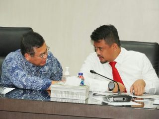 Walikota Medan, Bobby Nasution berbincang dengan PT SMF, Ananta Wiyogo