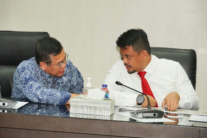 Walikota Medan, Bobby Nasution berbincang dengan PT SMF, Ananta Wiyogo