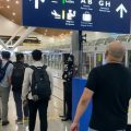 Para wisatawan sudah mulai berdatangan melalui bandara KLIA-2 di Kuala Lumpur, pekan lalu. Malaysia kini menggunakan konsep SOP covid-19 yang ramah untuk wisatawan guna mendorong tingkat kunjungan ke negara tersebut.