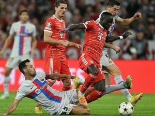 Barca Terpuruk di Allianz Arena, Liverpool Menang Tipis Atas Ajax