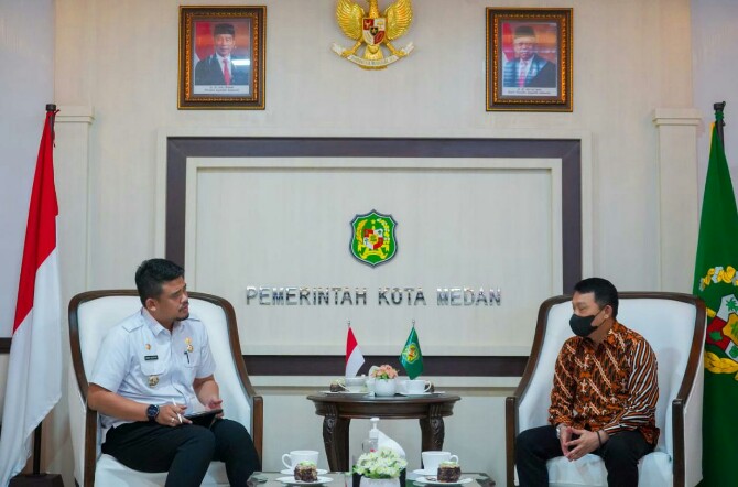 Walikota Medan, Bobby Afif Nasution ketika bertemu Ketua DPD REI Kota Medan, Andi Atmoko di Balai Kota Medan, Rabu (14/9/2022)