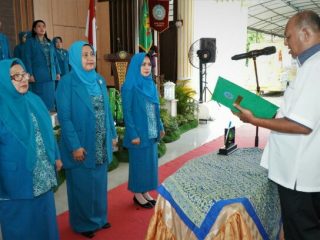 Endang Kurniasih Syah Afandin resmi menjabat sebagai Ketua Tim Penggerak PKK Kabupaten Langkat masa bhakti 2019 - 2024 setelah dikukuhkan Plt Bupati Langkat, Syah Afandin di Serambi Jentera Malay Rumah Dinas Bupati Langkat, Rabu (14/9/2022).