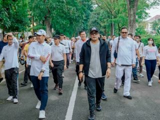 Wakil Walikota Medan, Aulia Rachman ikut jalan santai Peringatan Hari Perhubungan Nasional 2022 di Jalan Imam Bonjol, Medan