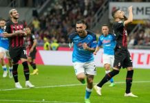 Pemain Napoli melakukan selebrasi usai mencetak gol ke gawang Milan