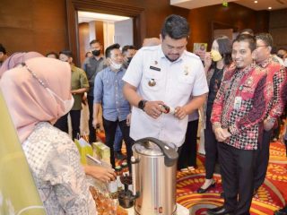 Walikota Medan, Bobby Nasution mendorong jajaran Dinas Penanaman Modal Pelayanan Terpadu Satu Pintu (PMPTSP) agar dapat menjaring investasi untuk percepatan pembangunan.