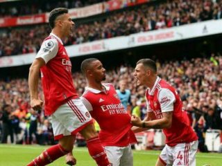 Pemain Arsenal merayakan gol G Jesus ke gawang Tottenham, Sabtu (1/10/2022). Arsenal menang 3-1