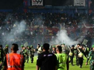 Korban kerusuhan pasca pertandingan derby Jatim antara Arema Malang melawan Persebaya Surabaya di Stadion Kanjuruhan mencapai 129 orang.