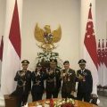 Kombes Pol Adi Vivid Bachtiar (tengah)