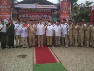 Ketua DPD Partai Gerindra Sumatera Utara (Sumut) Gus Irawan Pasaribu melantik pengurus DPC Partai Gerindra Kabupaten Tapanuli Selatan (Tapsel) di alun-alun Pasar Sipirok, Minggu, (16/10/2022).