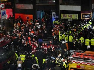 Pesta Halloween yang berlangsung di Seoul,Korea Selatan berakhir tragis. Sebanyak 149 orang dinyatakan tewas dalam kejadian ini.