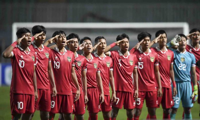 Skuad Timnas U-17 Indonesia menyanyikan lagu 