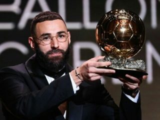 Pemberian penghargaan Ballon d'Or 2022 untuk seluruh kategori telah selesai dilaksanakan