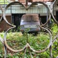 Penampakan sebuah rumah kosong di Kota Bandung
