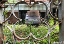 Penampakan sebuah rumah kosong di Kota Bandung