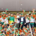 Walikota Medan, Bobby Afif Nasution bersama Gubsu, Edy Rahmayadi berfoto bersama atlet Kota Medan