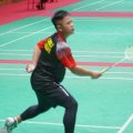 Aksi Darrel saat membalikan bola
