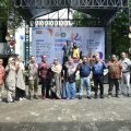 Rektor Unimed Dr Syamsul Gultom (7 dari kanan) dan jajaran pejabat Unimed saat hadir di Semarak Pendidikan Masyarakat.
