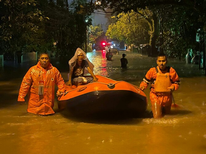Guna melakukan penanganan bagi warga korban banjir di sejumlah kawasan di Kota Medan, Badan Penanggulangan Bencana Daerah (BPBD) Kota Medan menurunkan 8 tim