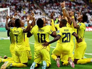 Akibat kalah mental dari Ekuador, tuan rumah Qatar menelan kekalahan perdaba 0-2 di Stadion Al Bayt, Al Khor, Minggu (20/11/2022).